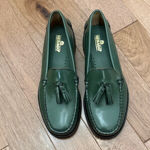 Sebago hand-sewn leather loafers dark green 8.5 women’s tassels 39 Bass
